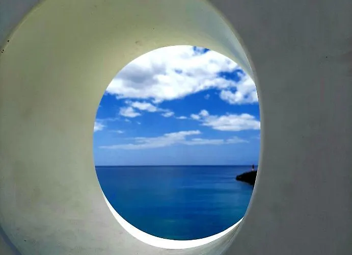 La Cueva Del Bounty Puerto del Rosario (Fuerteventura)